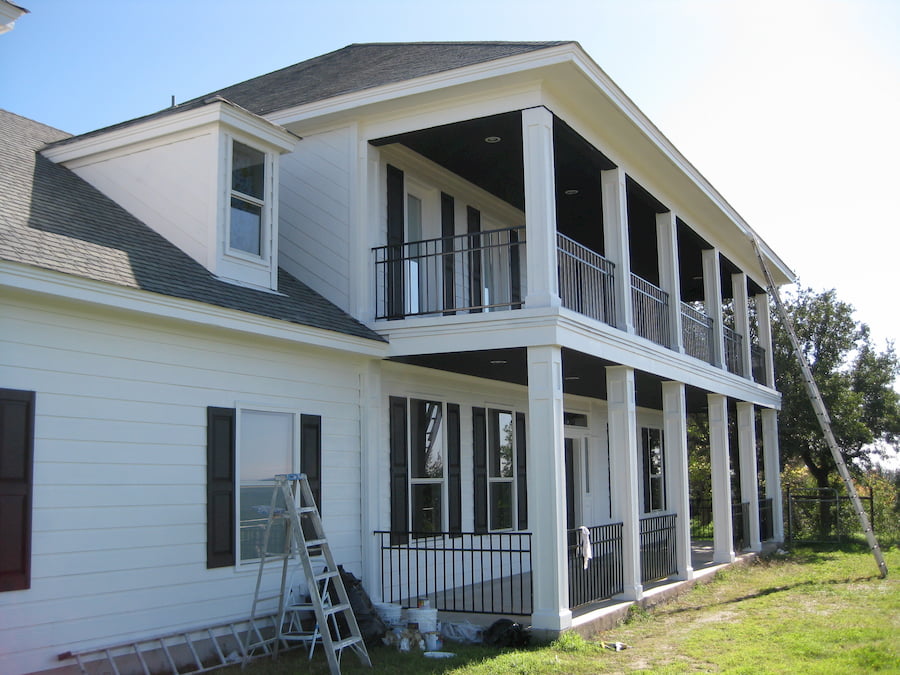 Siding and trim in Cedar Park before Tex Painting repainted it