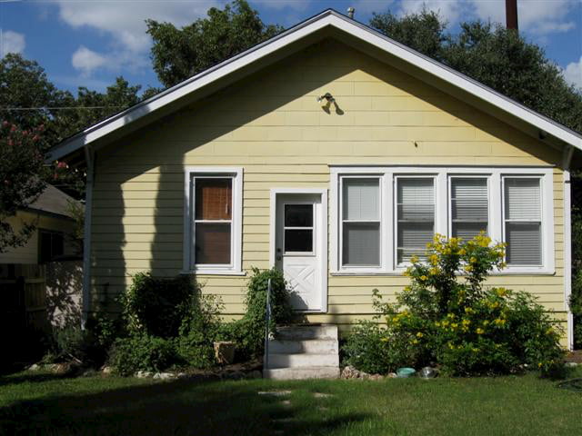 Stucco and trim in Austin after Tex Painting repainted it