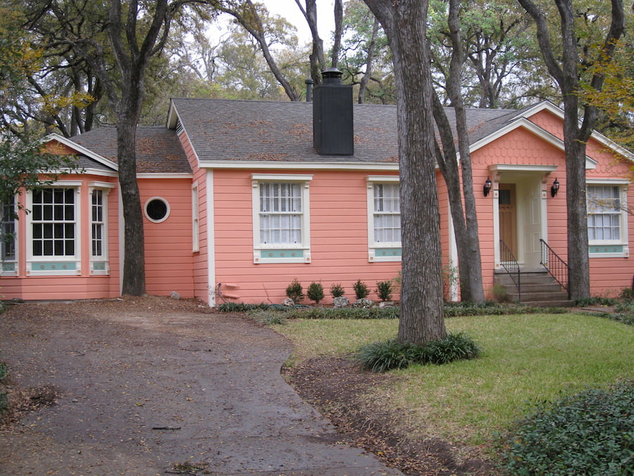 Full exterior in Round Rock, before Tex Painting